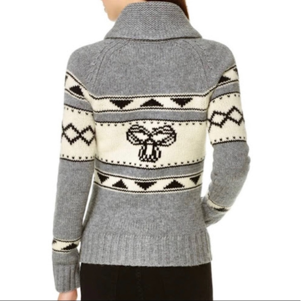 Grey and cream Aritzia sea to sky sweater
